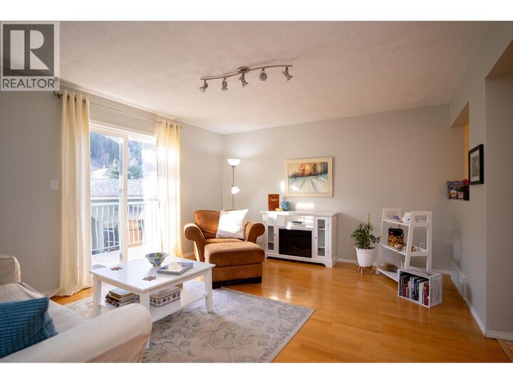 Photo de la propriété: 433 Killoren Crescent 122 BC V2M 5V2