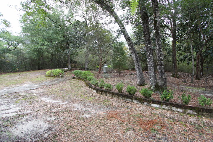 Property Photo: 5698 Ryan Road FL 32539