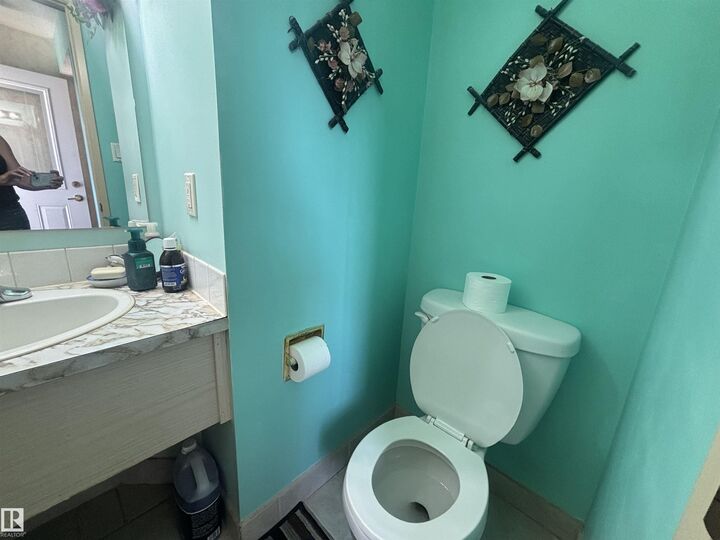 Property Photo:  6469 184 Street NW  AB T5T 1Z9 