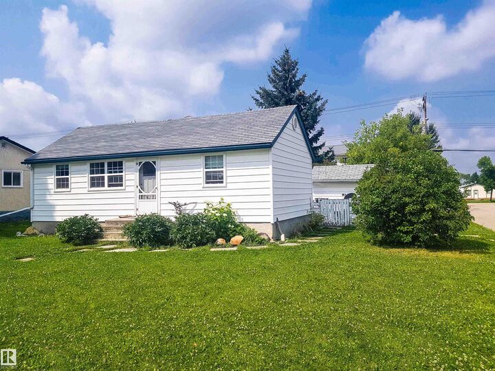 4804 49 Avenue  Drayton Valley AB T7A 1J3 photo