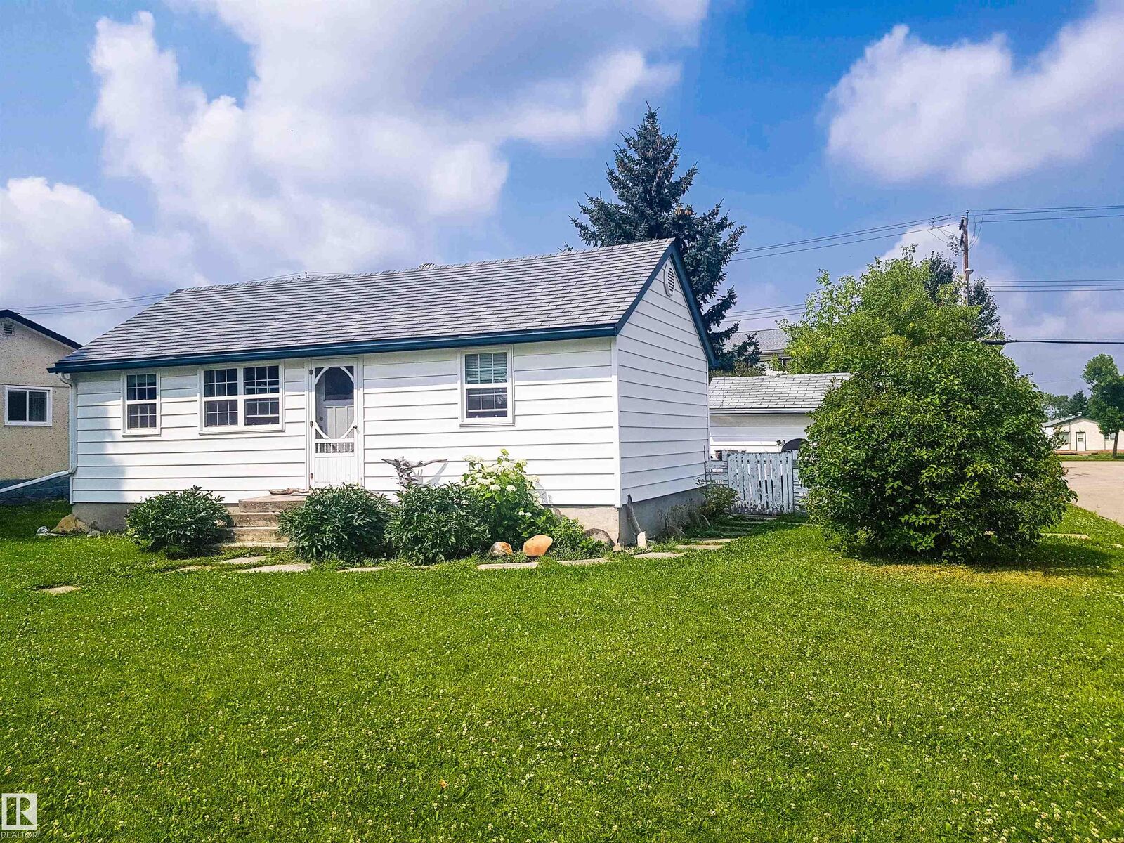 Property Photo: 4804 49 Avenue AB T7A 1J3