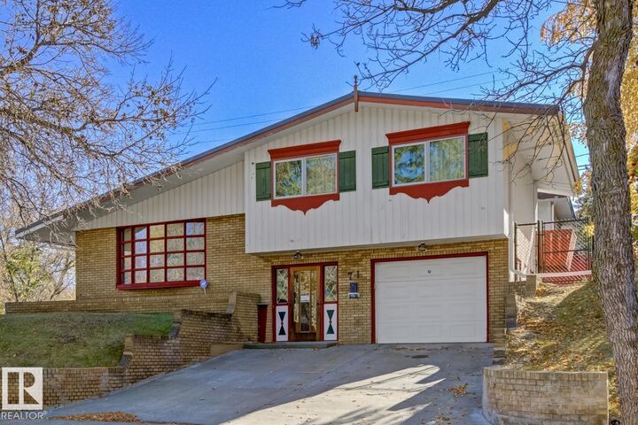 Property Photo: 71 Geneva Crescent AB T8N 0Z3