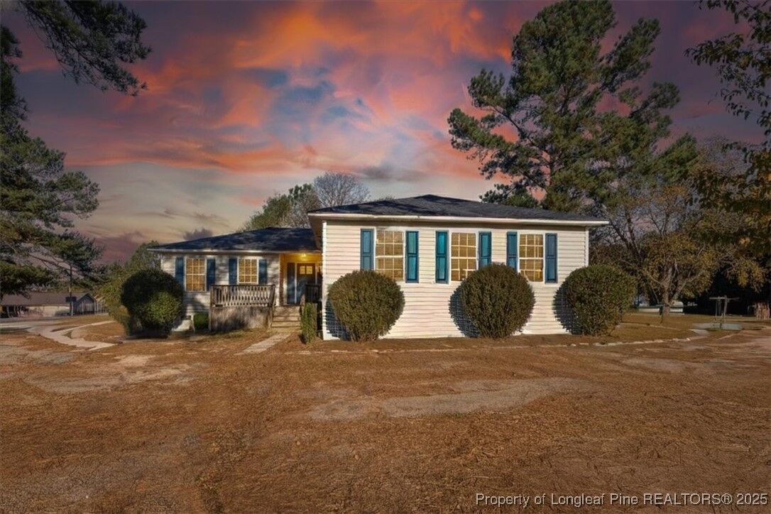 Property Photo: 211 Chesters Road NC 28382