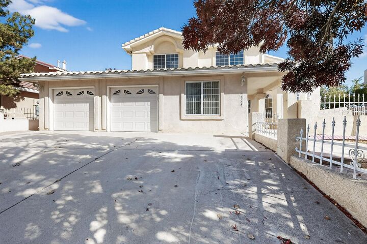 Property Photo: 7708 Ridgeview Drive NW NM 87120