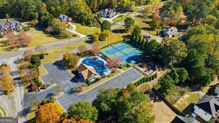 Property Photo: 5995 Lake Windsor Parkway GA 30518