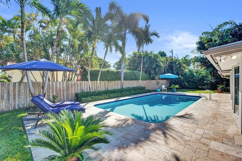 Property Photo: 2616 NE 27th FL 33306