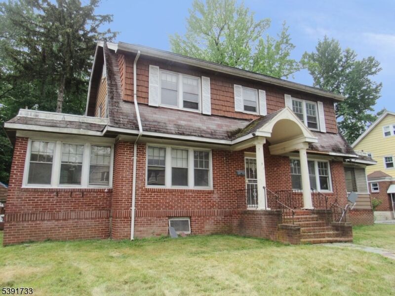 Property Photo: 300 Windsor Rd NJ 07631