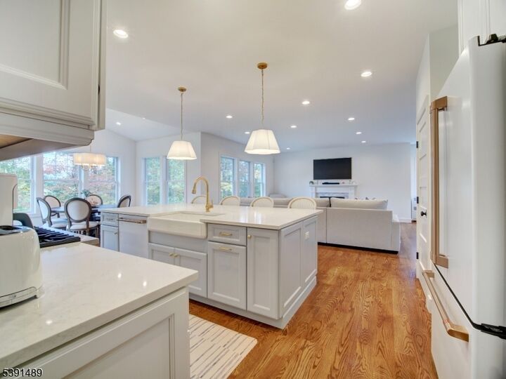 Property Photo:  4 Minor Ct  NJ 07834 