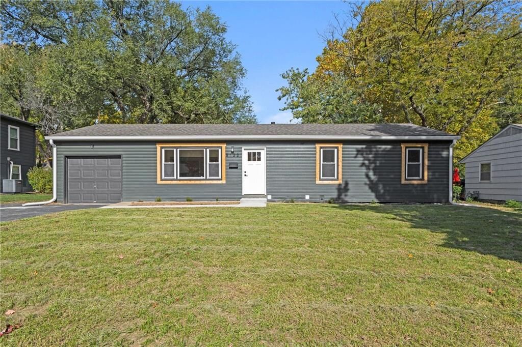 Property Photo:  8122 W 92nd Terrace  KS 66212 