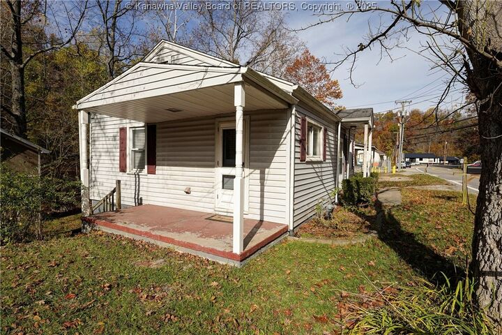 Property Photo:  1616 Oakhurst Drive  WV 25314 