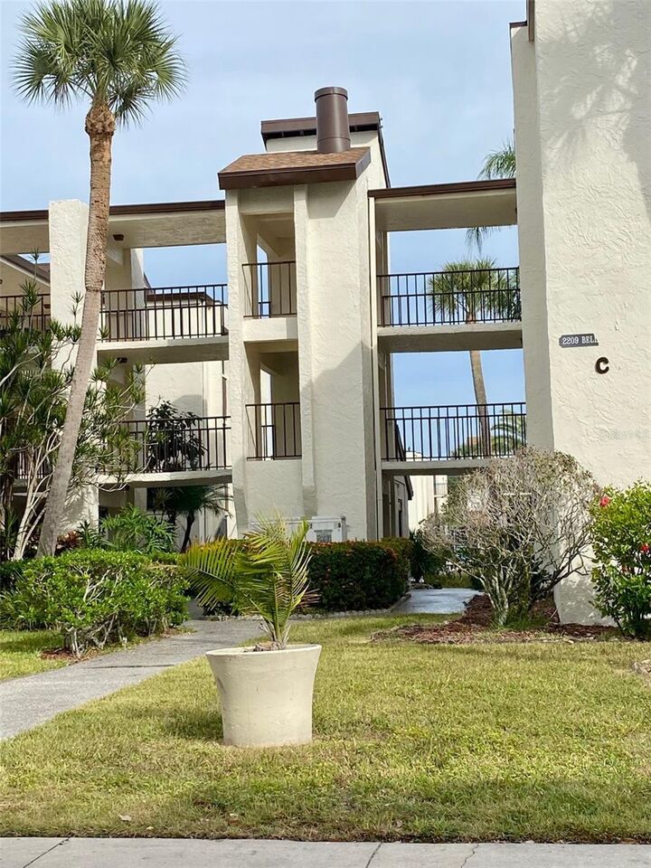 Property Photo: 2209 Belleair Road C5 FL 33764
