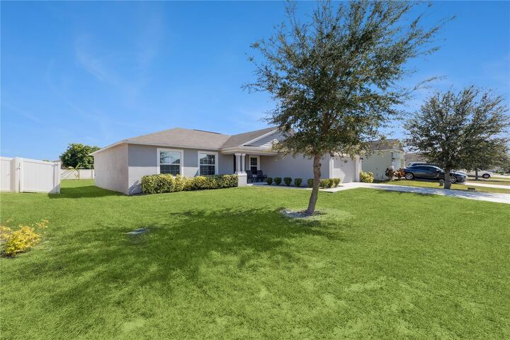 Property Photo:  140 Solis Drive  FL 33880 