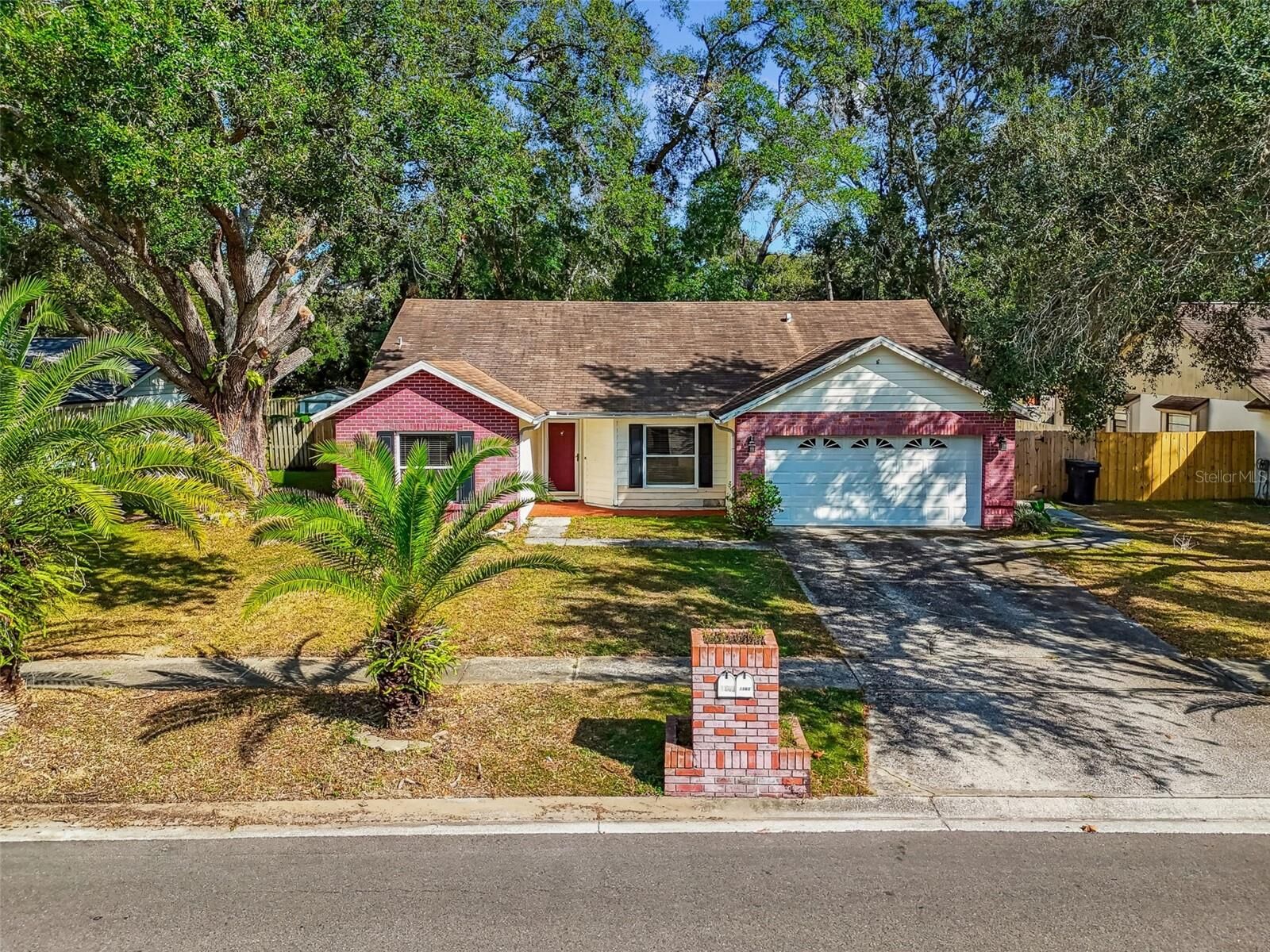 Property Photo:  1565 Long Pond Drive  FL 33594 