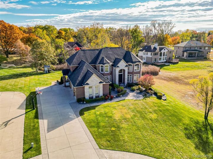 Property Photo:  2953 Squire Court  MI 48098 6211 