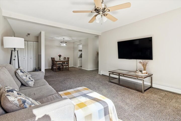 Property Photo:  620 Mesa Drive 310  IL 60169 