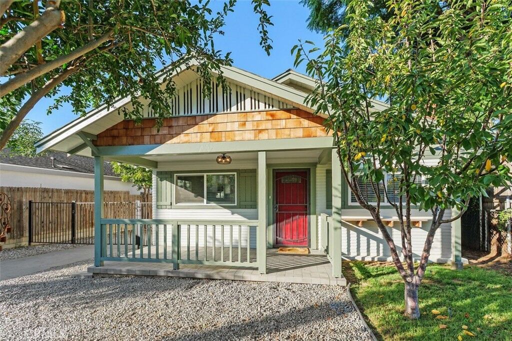 Property Photo:  1981 Marlborough Avenue  CA 92507 