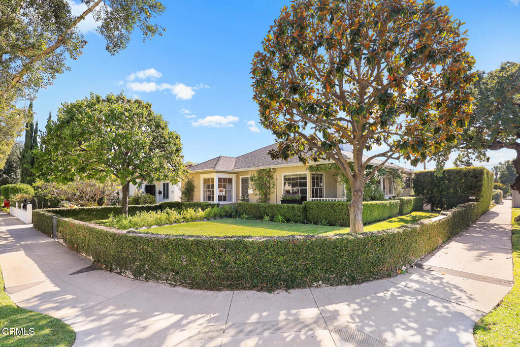 Property Photo: 2100 Rose Villa Street CA 91107