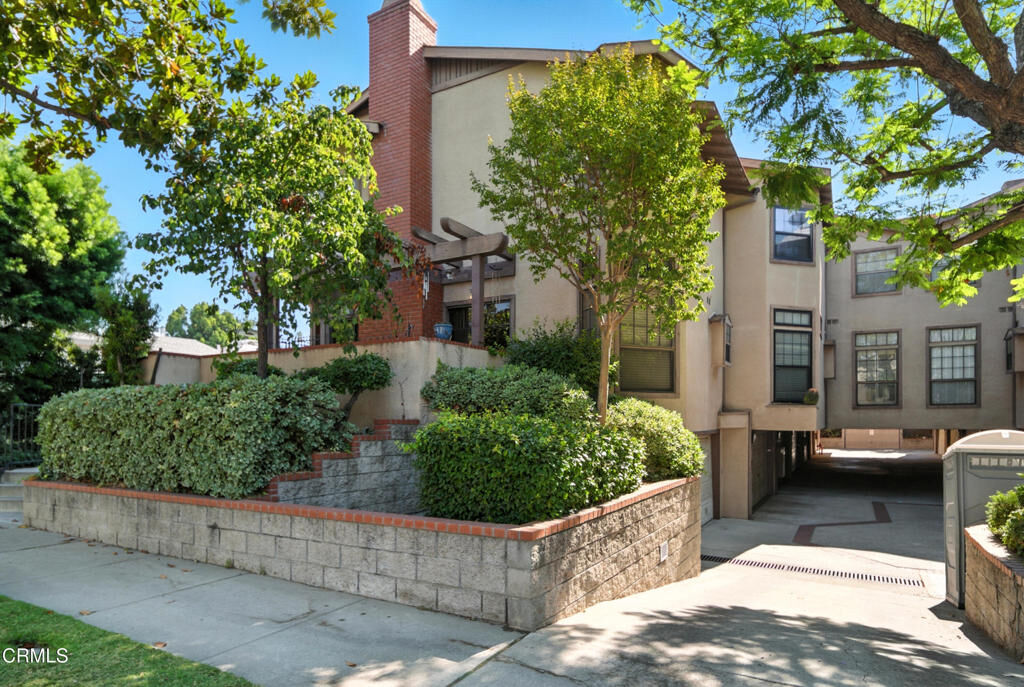 Property Photo: 832 Magnolia Avenue 2 CA 91106