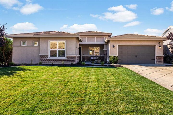 Property Photo: 1864 Brandywood Way CA 95762