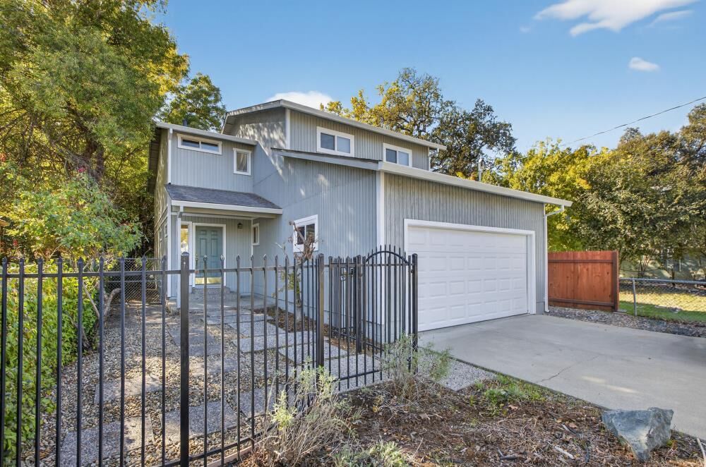 Property Photo:  3890 7th Avenue  CA 95817 