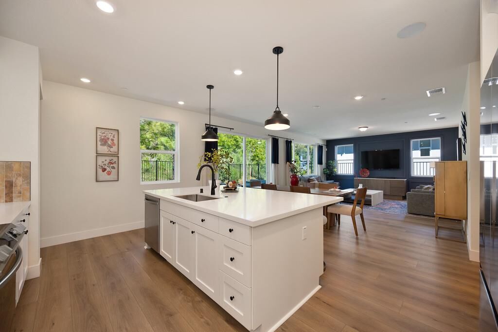 Property Photo: 1008 Utah Drive CA 95667