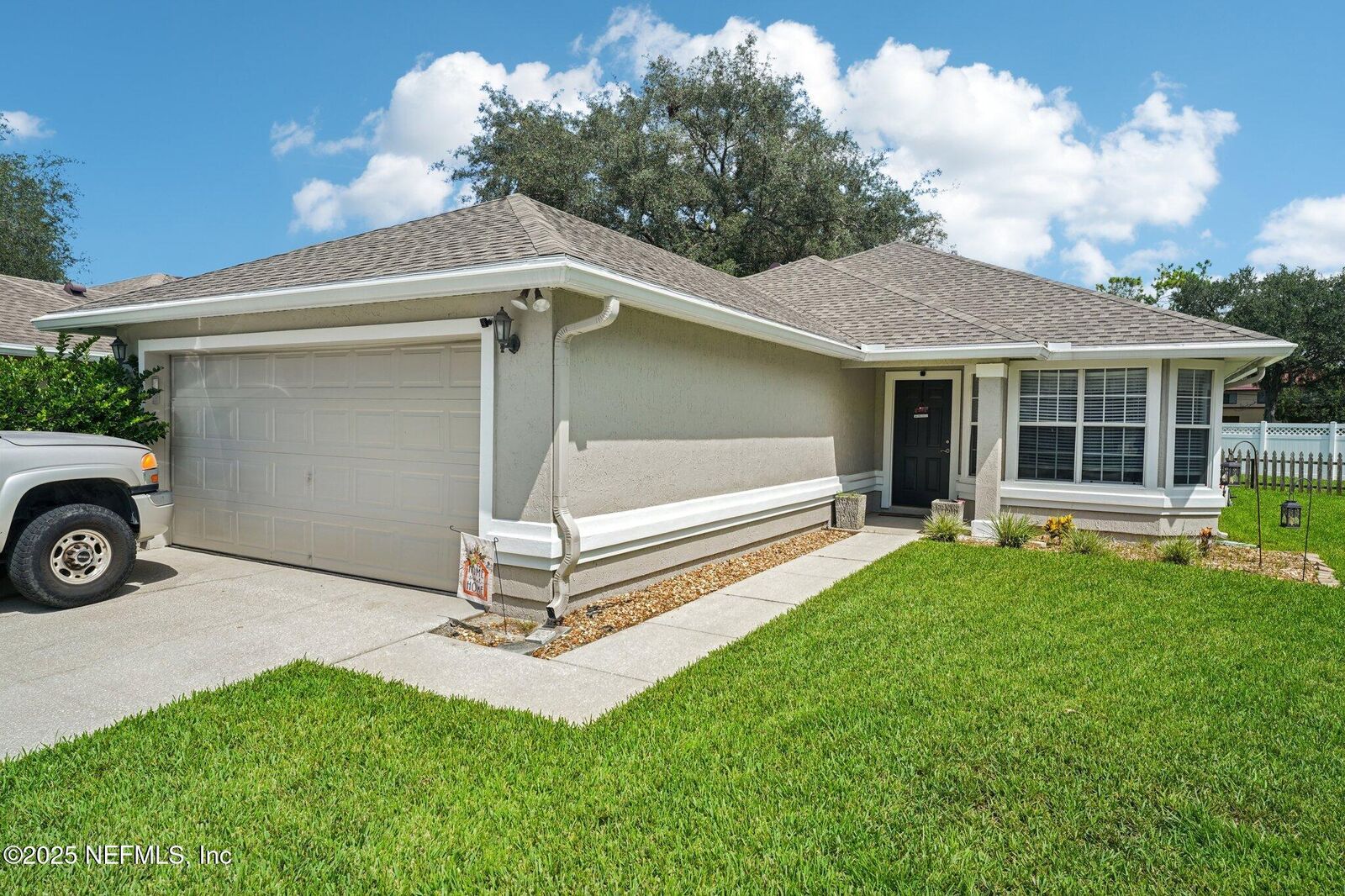 Property Photo: 1508 Avalon Court FL 32259