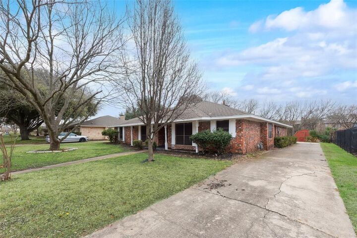 Property Photo:  931 Westlake Drive  TX 75115 