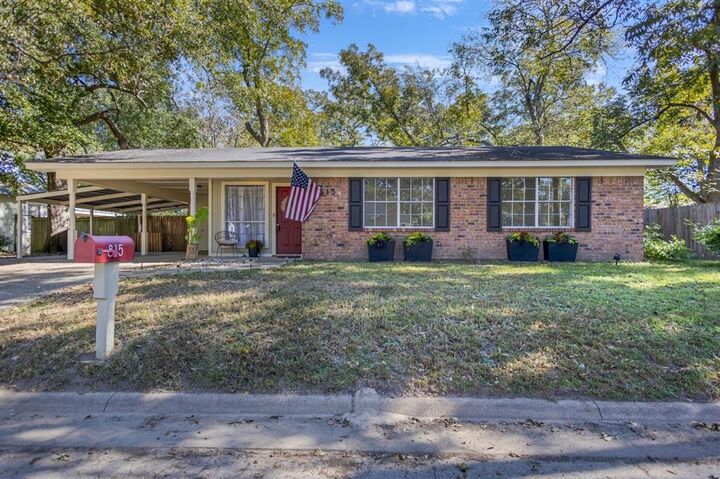 815 N Bledsoe Street  Gilmer TX 75644 photo