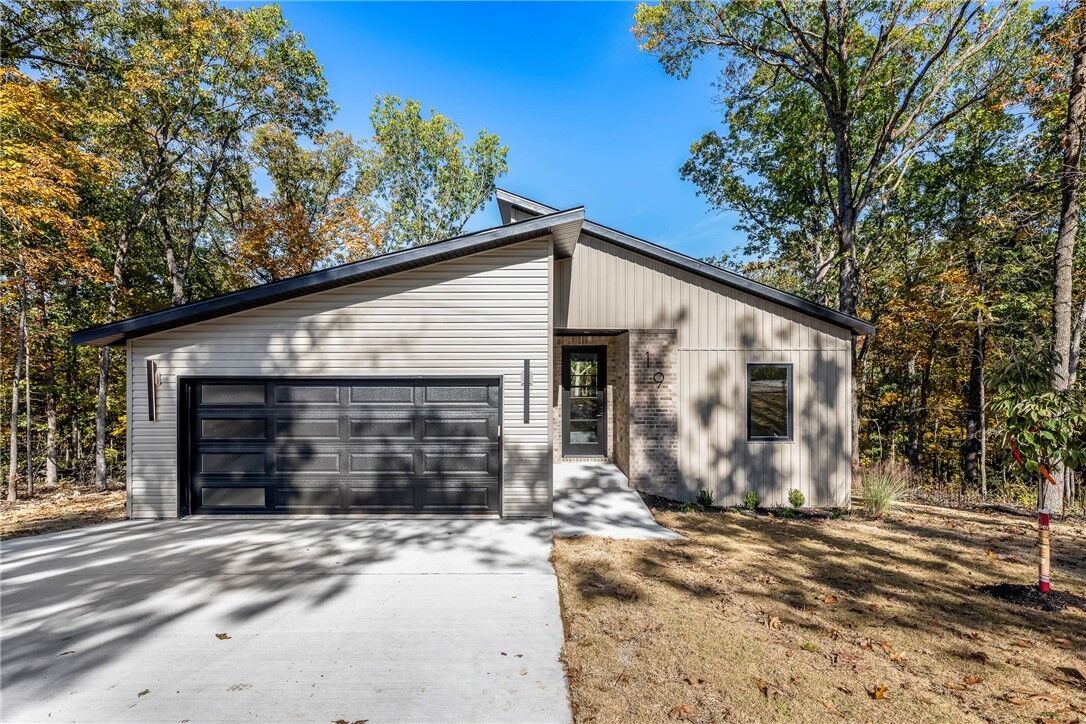 Property Photo: 19 Crawley Lane AR 72714