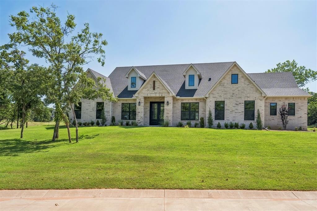 Property Photo: 12824 Hidden Trail OK 73007