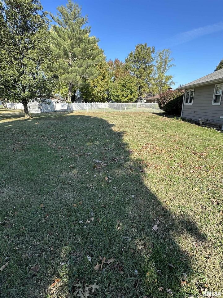 Property Photo:  939 S Lake Drive  IL 62832 