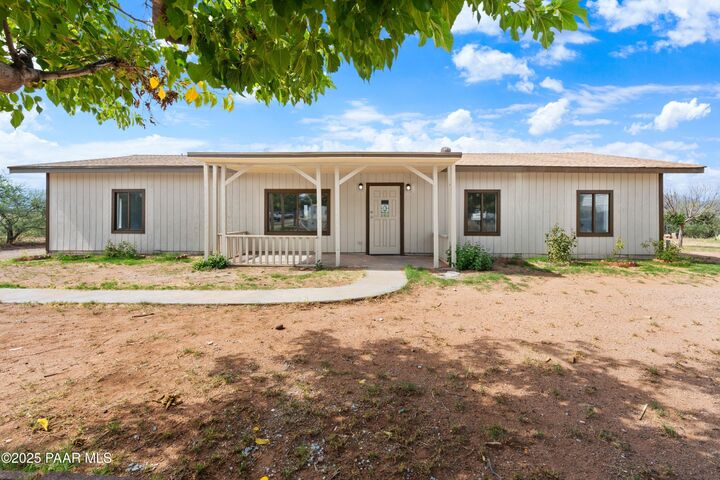 Property Photo: 3261 E Desert Drive AZ 86322