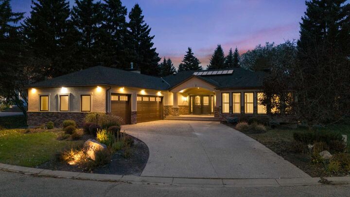 151 Pump Valley Court SW  Calgary AB T2V 5E2 photo