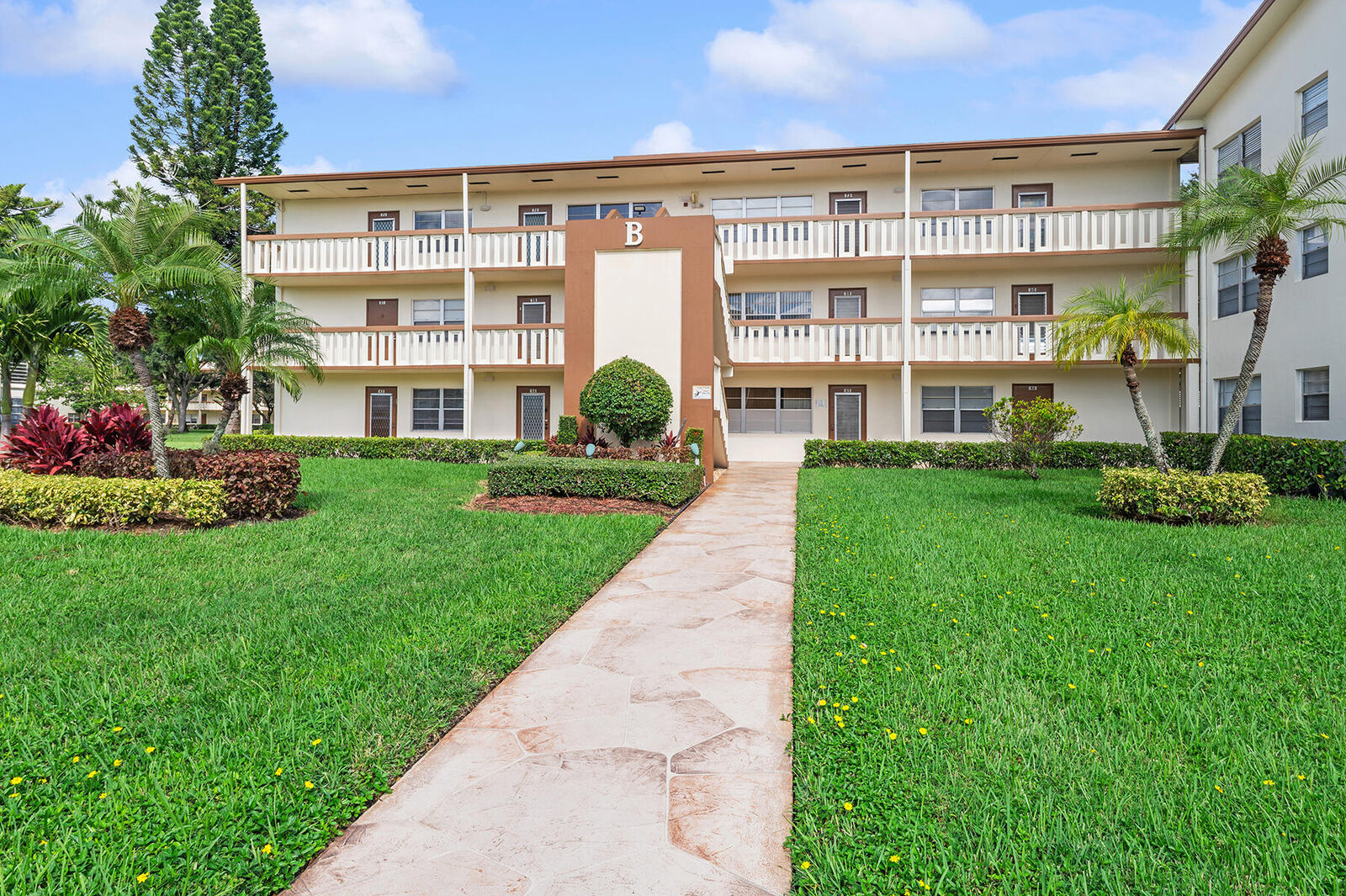 Property Photo:  84 Mansfield B  FL 33434 