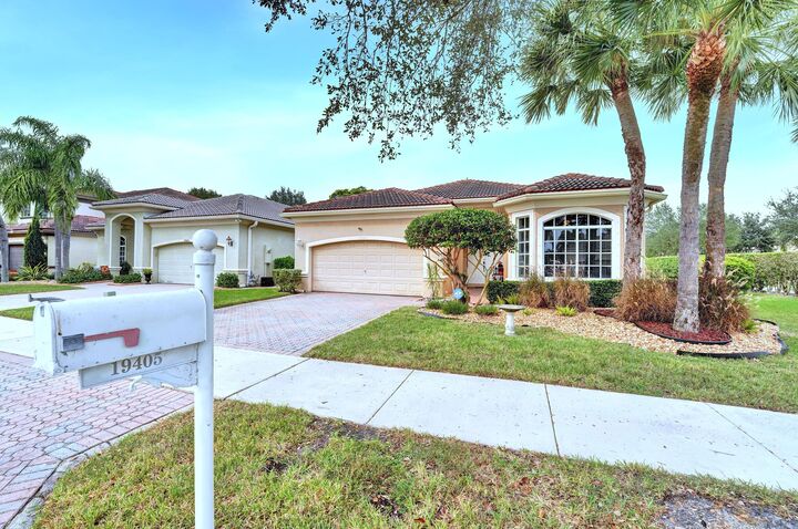 Property Photo:  19405 SW 67th Street  FL 33332 