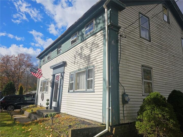 Property Photo: 8 Lake Court RI 02804