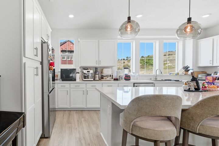 28983 Ashwell Avenue  Hayward CA 94544 photo