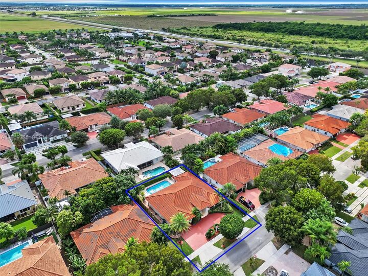 Property Photo: 15462 SW 115th St FL 33196