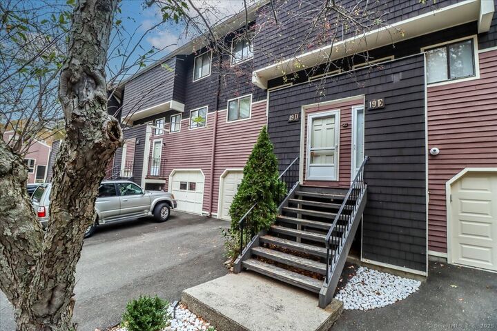 Property Photo: 19 Stonegate Circle D CT 06405