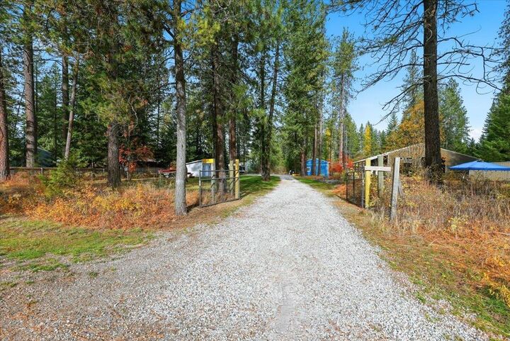 Property Photo: 40406 N Shore Dr WA 99148