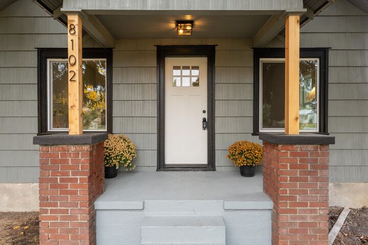 Property Photo:  8102 E Valleyway Ave  WA 99212 