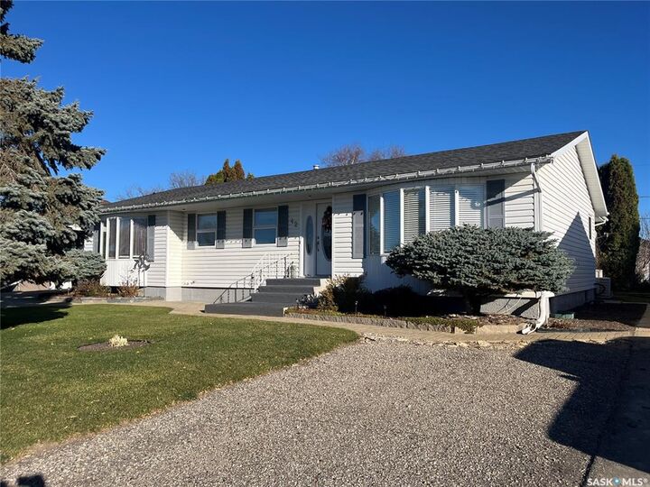 Photo de la propriété: 42 7th Street NE SK S0A 4J0