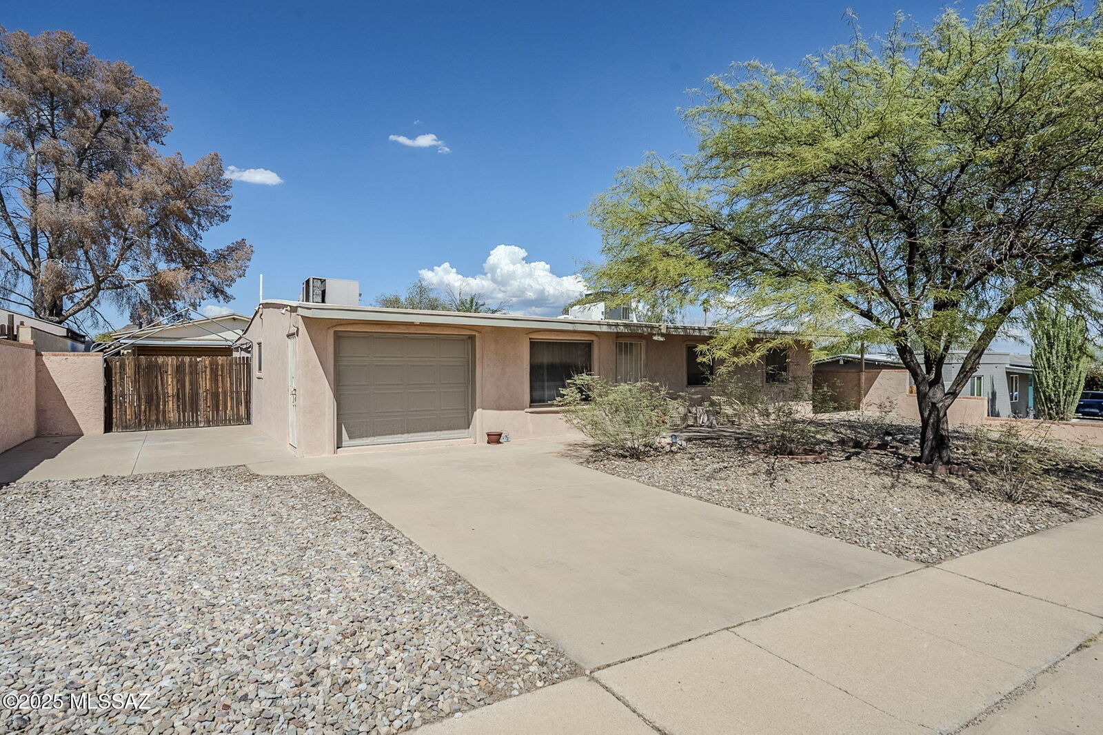 Property Photo: 1932 W 44th Street AZ 85713