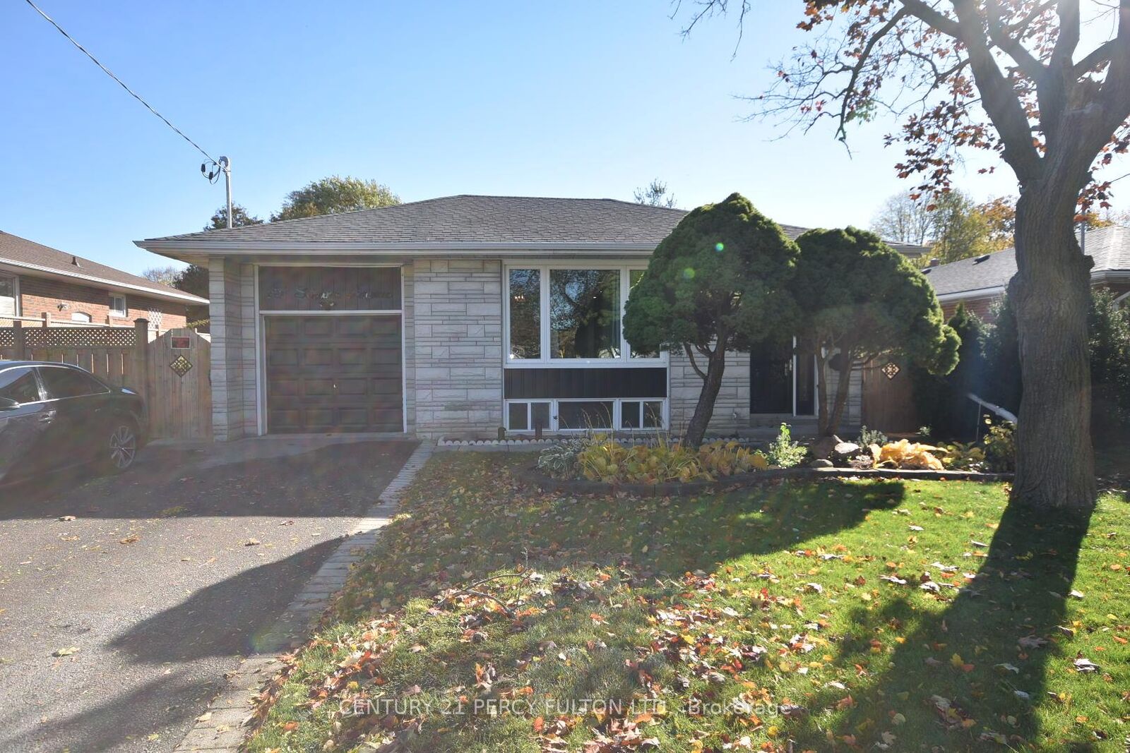 Property Photo: 75 Sloane (Lower) Avenue ON M4A 2A8