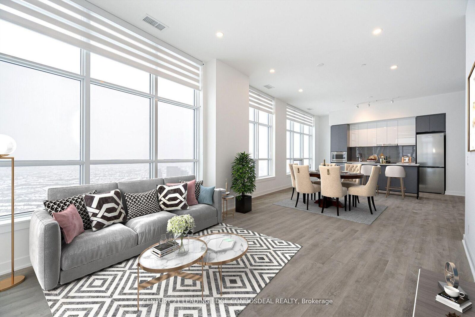 Property Photo:  30 Upper Mall Way Ph03  ON L4J 0L7 