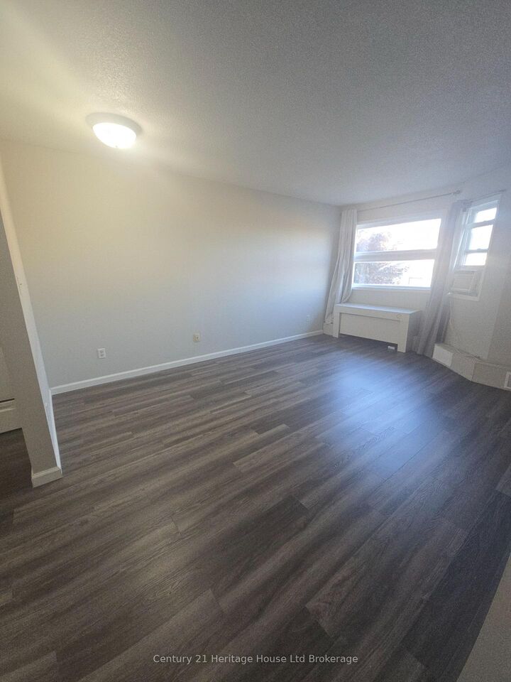 Property Photo:  56 Hiawatha Road 46  ON N4T 1P2 