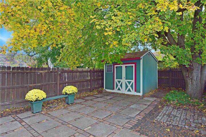 Property Photo: 111 Mulberry St PA 15108