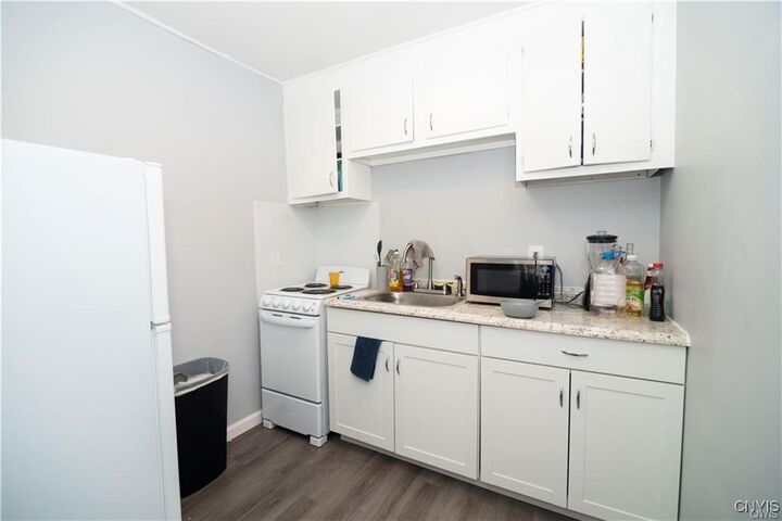 Property Photo:  827 Park Street  NY 13208 