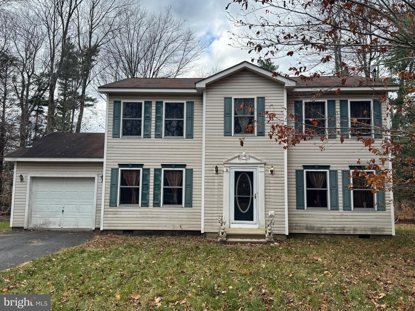 Property Photo: 1145 Chickadee Drive PA 18346
