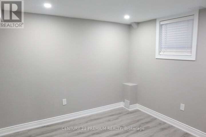 Property Photo:  25 Sewells Lane Lower  ON L7A 2Z9 